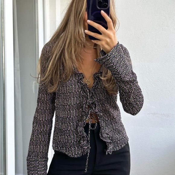 Zara Basic Ruffle Tie Front Large Top - Picture 1 of 6